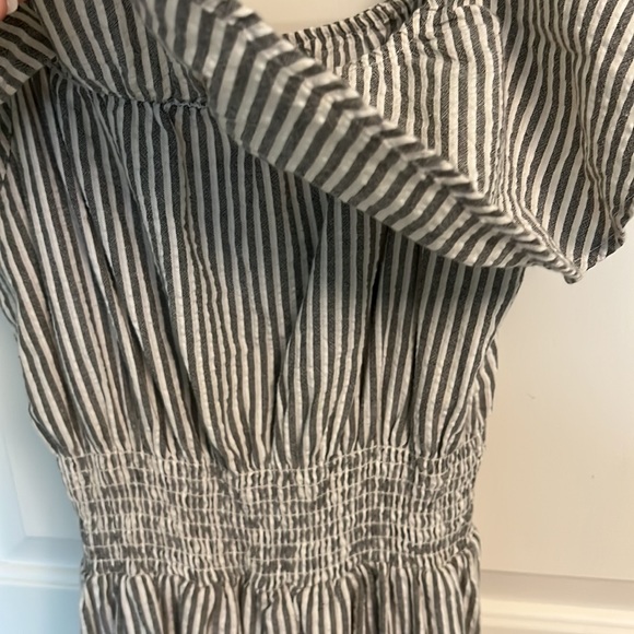 Ruffle Zara dress! Off or on shoulder - size M - Picture 5 of 9